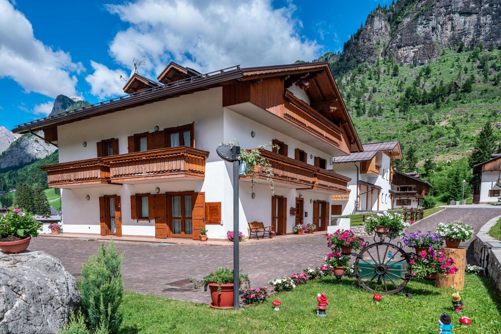 Appartamenti Vittoria Rocca Pietore Esterno foto